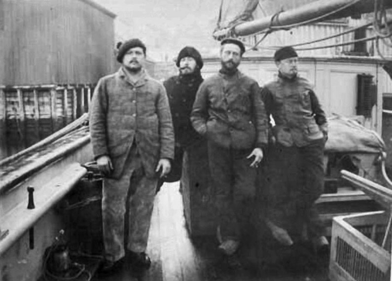 Офицерский состав шхуны «Виллем Баренц» 1884 г.
