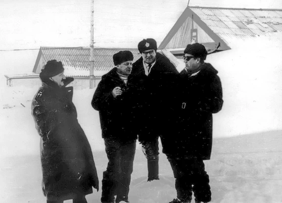 Слева направо: Цаллагов П.К., Карякин В.И., Кауров Г.А., Верниковский В.А. Цаллагов П.К., Карякин В.И., Кауров Г.А., Верниковский В.А.