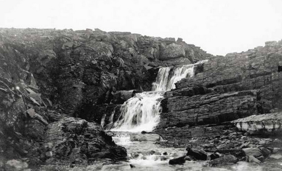 Водопад имени фотографа Поплавского. 1914 г. Водопад имени фотографа Поплавского. 1914 г.
