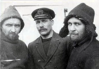 И.С. Соколов-Микитов, В.И. Воронин и П.И. Румянцев после экспедиции на ледоколе «Георгий Седов» И.С. Соколов-Микитов, В.И. Воронин и П.И. Румянцев