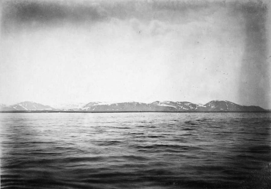 Береговая линия Новой Земли к югу от пролива Маточкин Шар