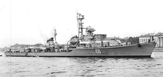 Эсминец «Смелый» на военно-морском параде в Ленинграде