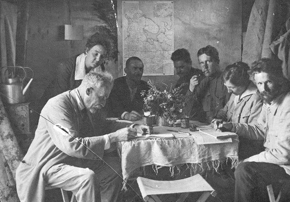 Группа участников Мурманского геологического отряда. 07.08.1920 года