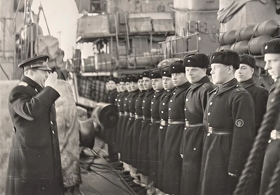 генерал Кудрявцев Г.Г поздравляет личный состав корабля с успешным выполнением задачи