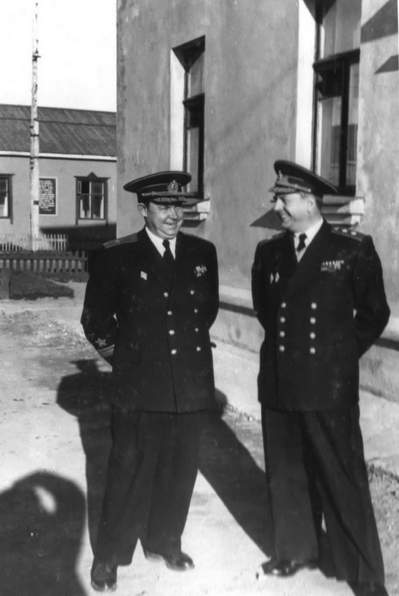 Контр-адмирал В.В. Рахманов и генерал-лейтенант Г.Г. Кудрявцев