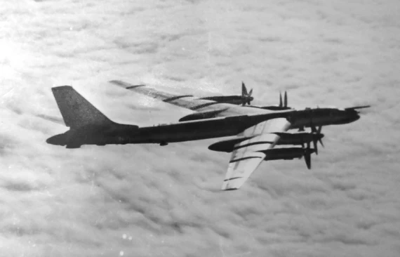 Самолет Ту-95