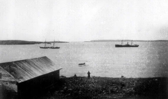 Вид Якорной стоянки в заливе Моллера возле гавани Малые Кармакулы.